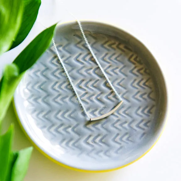 Curved Bar Necklace