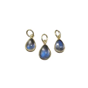 Dainty 14k Gold Rainbow Moonstone Pendant