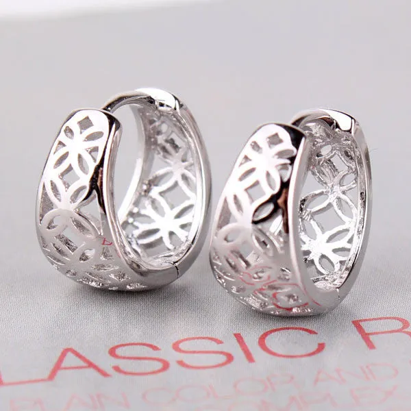 Girlfriend Gift Round Hoop Earrings for Women Fashion 18K Gold Platinum Plated Earrings Vintage Hollow Earrings Jewelry