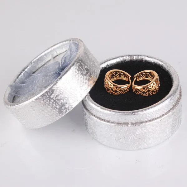 Girlfriend Gift Round Hoop Earrings for Women Fashion 18K Gold Platinum Plated Earrings Vintage Hollow Earrings Jewelry