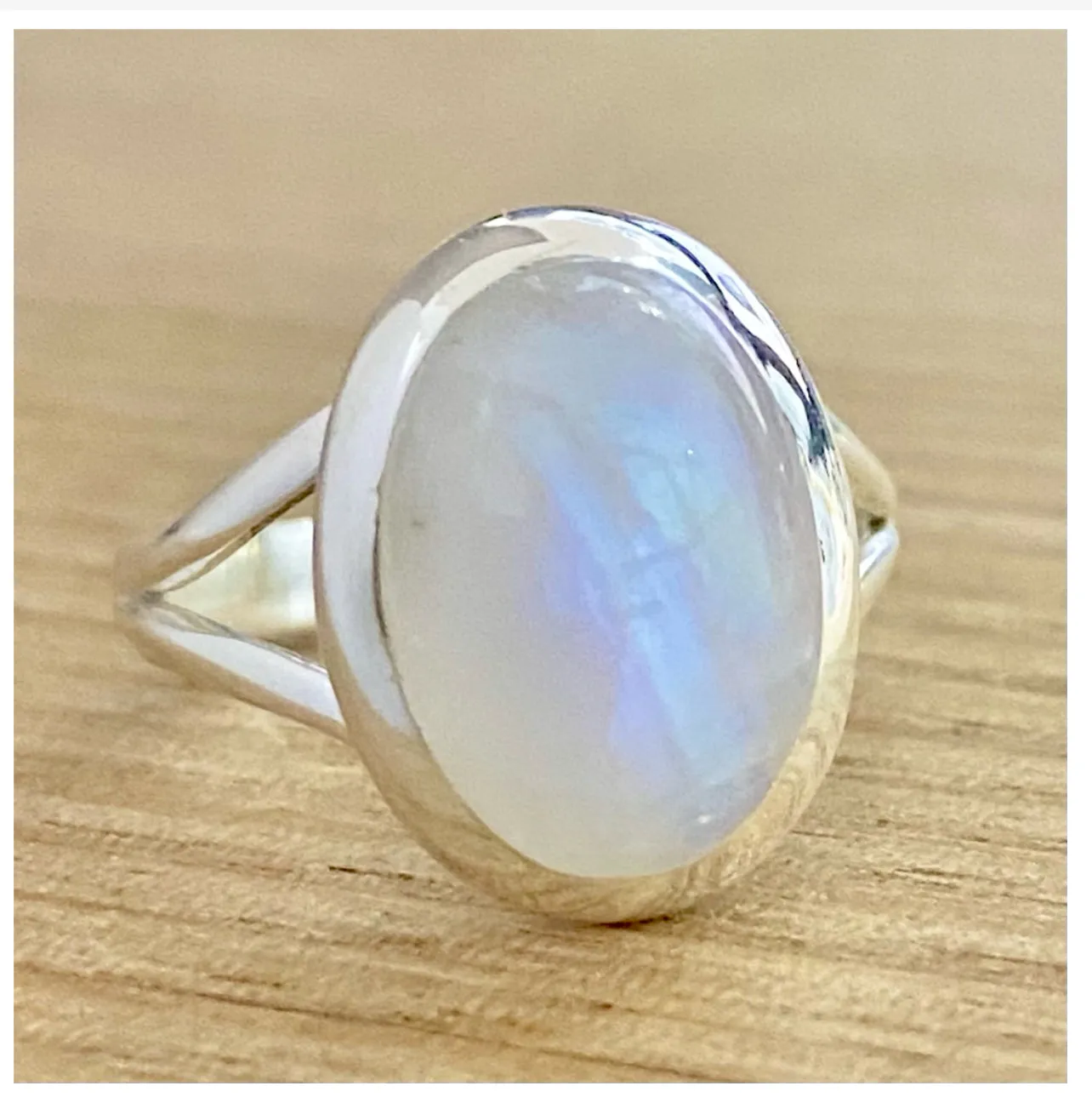 Laihas Oval Moonstone Ring