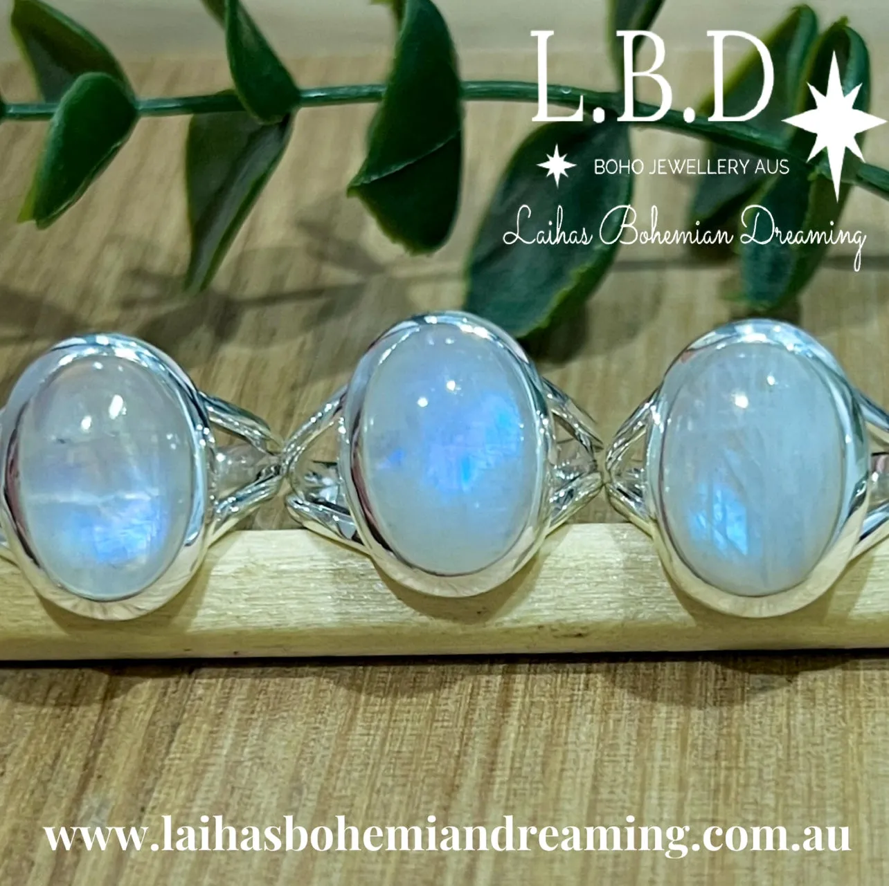 Laihas Oval Moonstone Ring