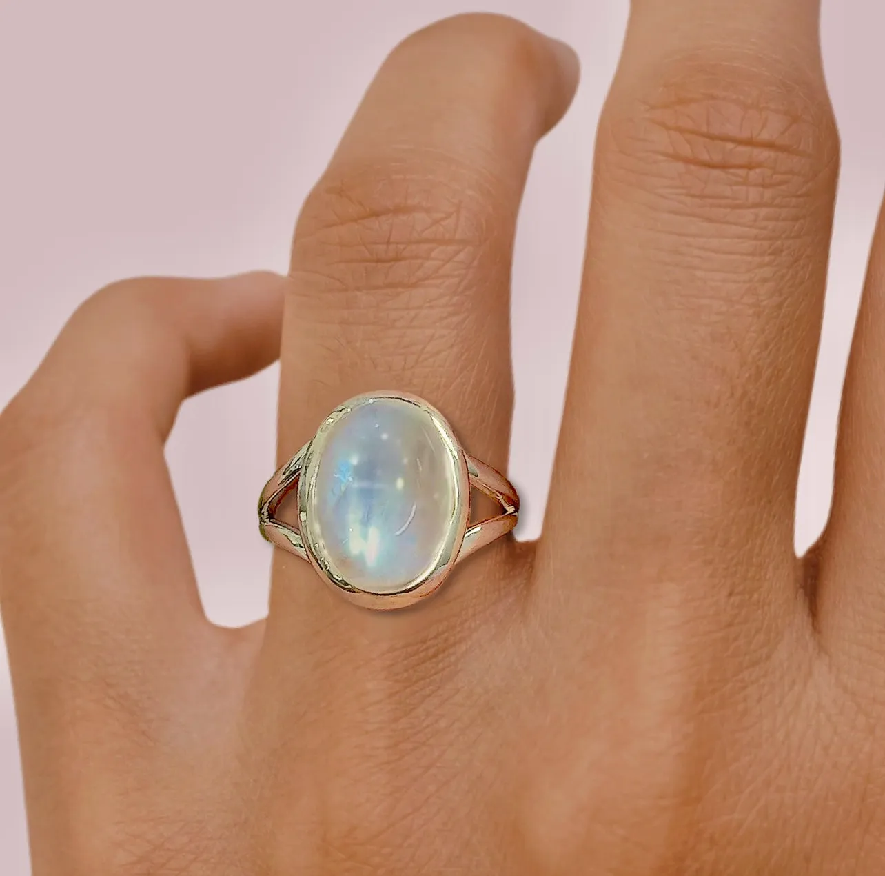 Laihas Oval Moonstone Ring