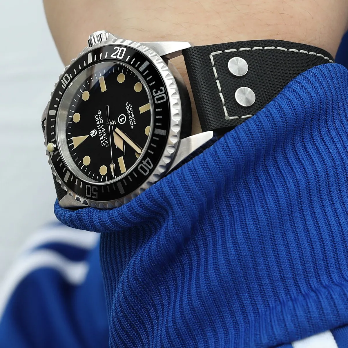 MiLTAT Pilot Black Woven Texture, Rivet Lug, Brushed
